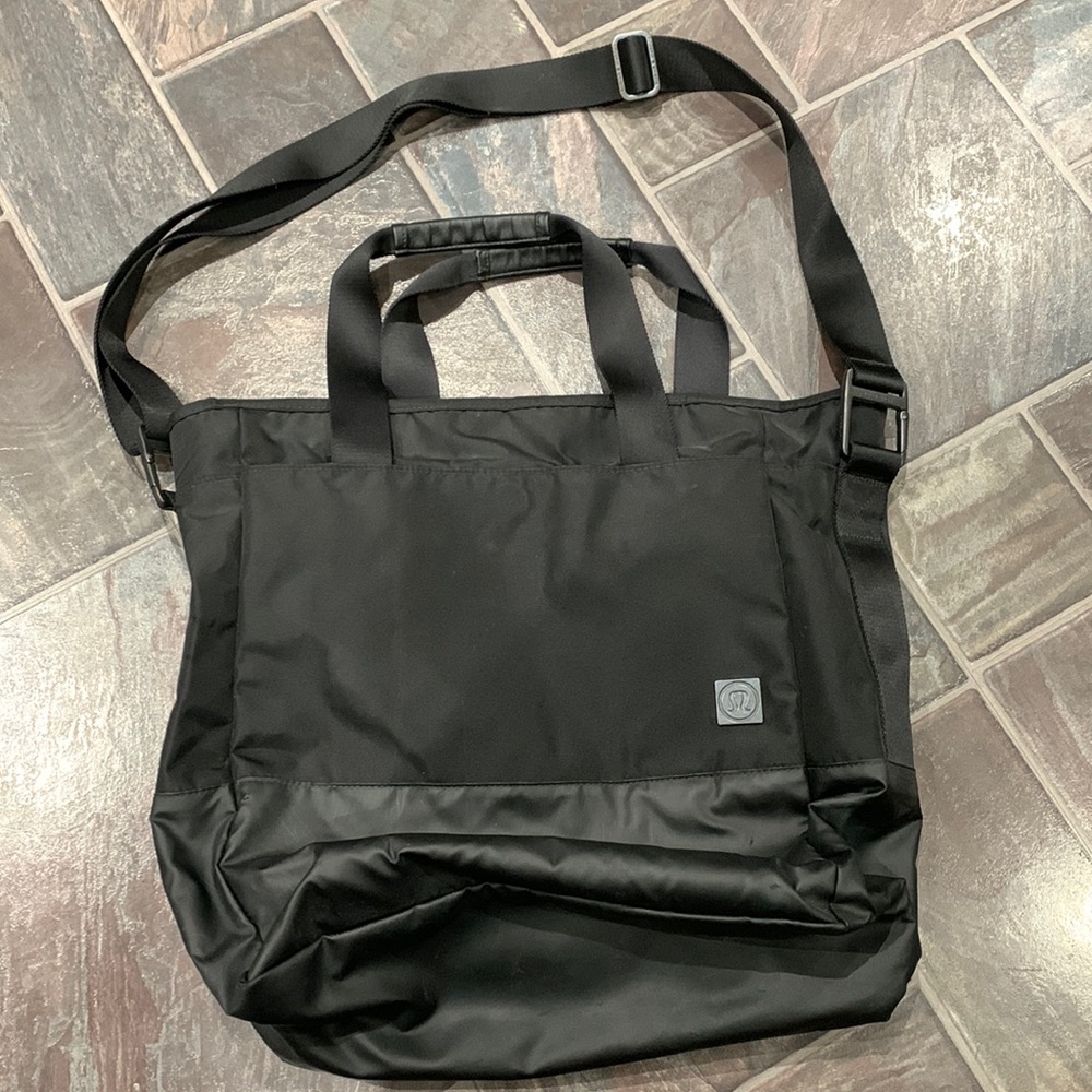Lululemon black bag
